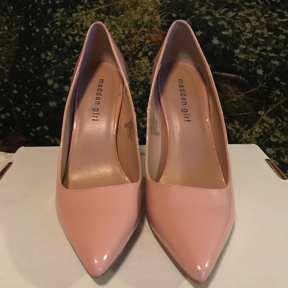 Steve Madden/Madden Girl nude stilettos. Size 7.5.